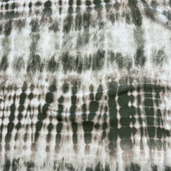 LulaRoe short sleeve tie dye top. Size 2XL.  Cream, tan and cream. - Picture 9 of 9